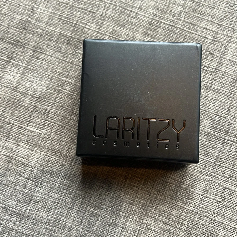 Danessa Myricks Yummy Skin Blurring Balm Powder Lowlighter & Laritzy Highlighter
